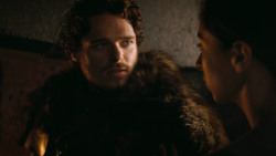 extant_GameOfThrones_3x02-DarkWingsDarkWords_0336