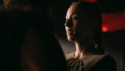 extant_GameOfThrones_3x02-DarkWingsDarkWords_0345