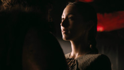extant_GameOfThrones_3x02-DarkWingsDarkWords_0348