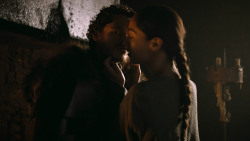 extant_GameOfThrones_3x02-DarkWingsDarkWords_0362