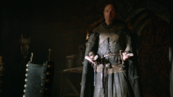 extant_GameOfThrones_3x02-DarkWingsDarkWords_0371