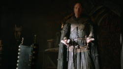 extant_GameOfThrones_3x02-DarkWingsDarkWords_0372
