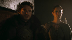 extant_GameOfThrones_3x02-DarkWingsDarkWords_0375