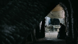 extant_GameOfThrones_3x02-DarkWingsDarkWords_0403