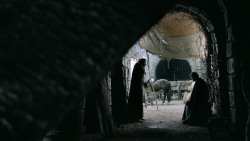 extant_GameOfThrones_3x02-DarkWingsDarkWords_0406