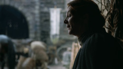 extant_GameOfThrones_3x02-DarkWingsDarkWords_0427
