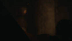 extant_GameOfThrones_3x02-DarkWingsDarkWords_0536