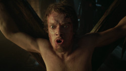 extant_GameOfThrones_3x02-DarkWingsDarkWords_0561