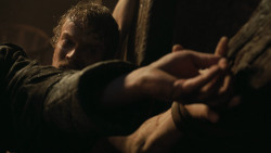 extant_GameOfThrones_3x02-DarkWingsDarkWords_0574