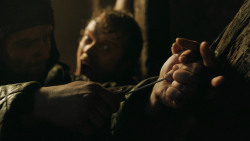 extant_GameOfThrones_3x02-DarkWingsDarkWords_0583