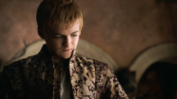 extant_GameOfThrones_3x02-DarkWingsDarkWords_1135