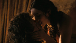 extant_GameOfThrones_3x02-DarkWingsDarkWords_4077