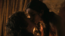 extant_GameOfThrones_3x02-DarkWingsDarkWords_4083