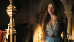 extant_GameOfThrones_3x02-DarkWingsDarkWords_4252