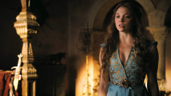 extant_GameOfThrones_3x02-DarkWingsDarkWords_4259