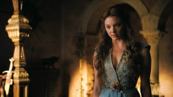 extant_GameOfThrones_3x02-DarkWingsDarkWords_4311