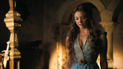 extant_GameOfThrones_3x02-DarkWingsDarkWords_4312