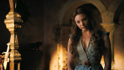 extant_GameOfThrones_3x02-DarkWingsDarkWords_4329