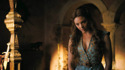 extant_GameOfThrones_3x02-DarkWingsDarkWords_4330