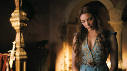 extant_GameOfThrones_3x02-DarkWingsDarkWords_4344