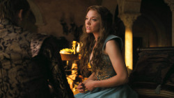 extant_GameOfThrones_3x02-DarkWingsDarkWords_4367