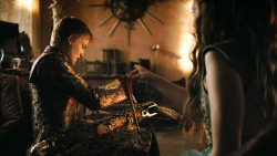 extant_GameOfThrones_3x02-DarkWingsDarkWords_4538