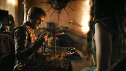 extant_GameOfThrones_3x02-DarkWingsDarkWords_4539