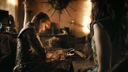 extant_GameOfThrones_3x02-DarkWingsDarkWords_4545