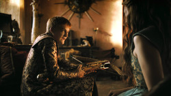 extant_GameOfThrones_3x02-DarkWingsDarkWords_4550