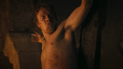 extant_GameOfThrones_3x02-DarkWingsDarkWords_4687