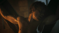 extant_GameOfThrones_3x02-DarkWingsDarkWords_4706