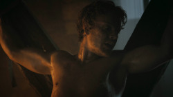 extant_GameOfThrones_3x02-DarkWingsDarkWords_4709