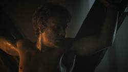 extant_GameOfThrones_3x02-DarkWingsDarkWords_4714