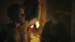 extant_GameOfThrones_3x02-DarkWingsDarkWords_4717