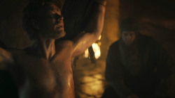extant_GameOfThrones_3x02-DarkWingsDarkWords_4750