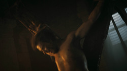 extant_GameOfThrones_3x02-DarkWingsDarkWords_4756
