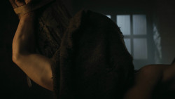 extant_GameOfThrones_3x02-DarkWingsDarkWords_4809