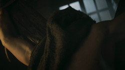 extant_GameOfThrones_3x02-DarkWingsDarkWords_4825