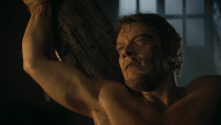 extant_GameOfThrones_3x02-DarkWingsDarkWords_4857