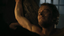 extant_GameOfThrones_3x02-DarkWingsDarkWords_4883