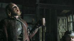 extant_GameOfThrones_3x02-DarkWingsDarkWords_5367