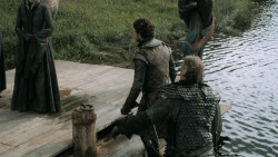 extant_GameOfThrones_3x03-WalkOfPunishment_0042