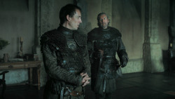 extant_GameOfThrones_3x03-WalkOfPunishment_0264