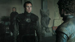 extant_GameOfThrones_3x03-WalkOfPunishment_0392