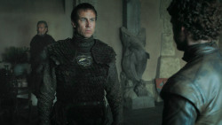 extant_GameOfThrones_3x03-WalkOfPunishment_0393