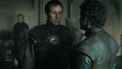 extant_GameOfThrones_3x03-WalkOfPunishment_0402
