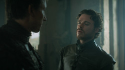 extant_GameOfThrones_3x03-WalkOfPunishment_0476