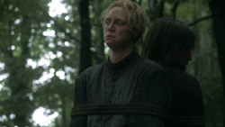 extant_GameOfThrones_3x03-WalkOfPunishment_1111