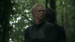 extant_GameOfThrones_3x03-WalkOfPunishment_1126