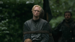 extant_GameOfThrones_3x03-WalkOfPunishment_1150